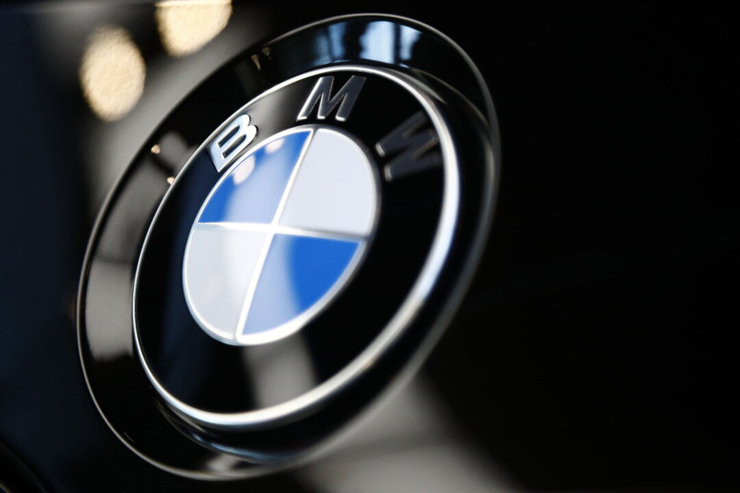 bmw-recalls-318,000-vehicles,-says-overheated-starter-could-cause-engine-fire