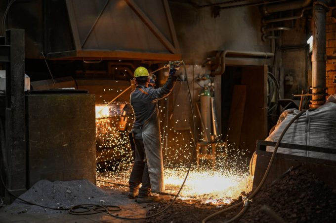eurozone-business-activity-rebounds-after-4-month-slump