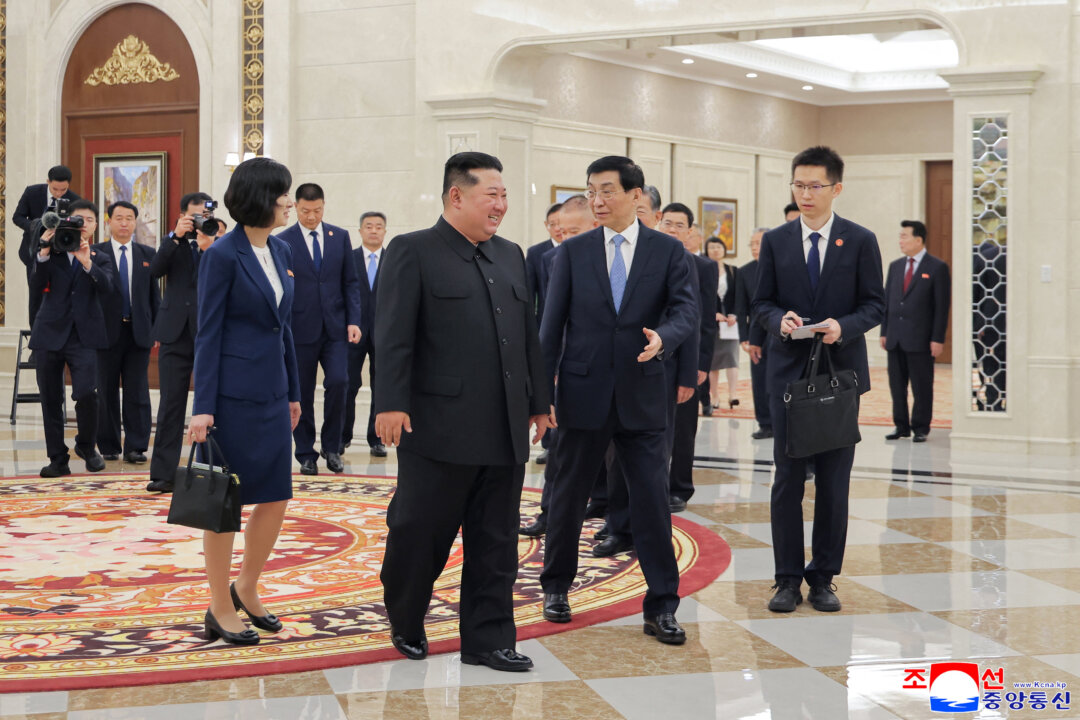 xi’s-top-advisor-visited-pyongyang-to-meet-kim-jong-un-for-closer-relations-amid-geopolitical-tensions