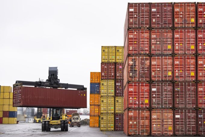 us-imposes-forced-labor-tariffs,-drawing-pushback-from-trading-partners