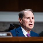 sen.-ron-wyden-introduces-bill-to-return-tariff-authority-to-congress