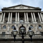 uk-inflation-cools-to-2.6-percent-as-fuel,-food-prices-fall
