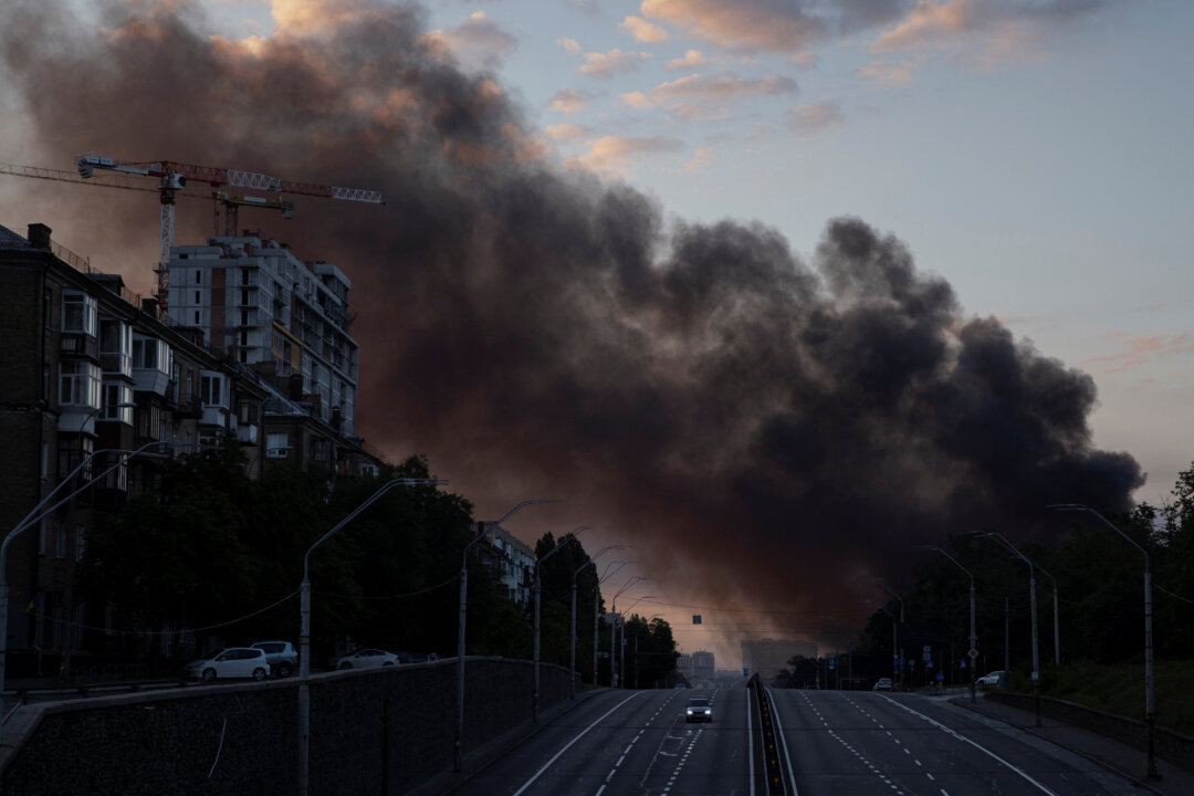 russia-pounds-kyiv-in-major-ballistic-missile-attack