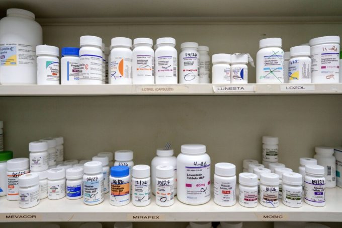 trump-announces-100-percent-tariff-on-generic-drugs-in-2028,-rising-to-200-percent-in-2029