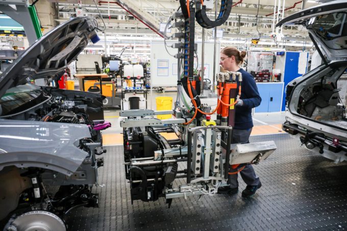 eu-eases-carbon-market-rules-to-take-pressure-off-industry