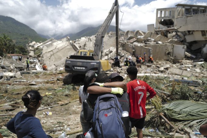 search-for-venezuela-earthquake-victims-continues-in-caracas
