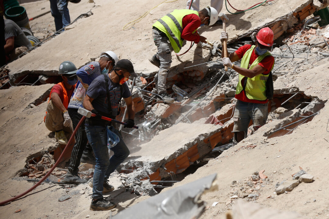 venezuela-earthquake-death-toll-rises-above-1,400-as-rescue-efforts-continue