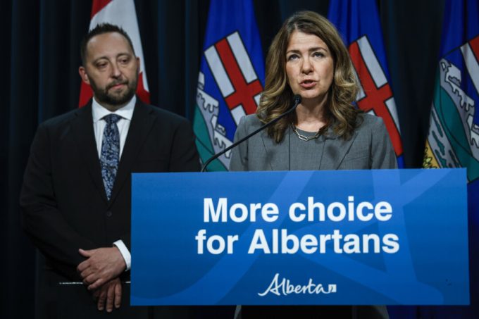 alberta-to-allow-patients-pay-for-mris-and-other-tests-without-a-doctor’s-referral