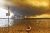 rare-‘fire-cloud’-over-french-wildfire-ignites-new-blazes-with-its-own-lightning