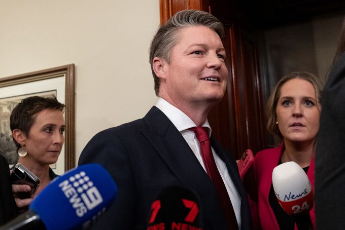 new-victorian-premier-moves-to-ban-abusive-customers-from-retail-outlets