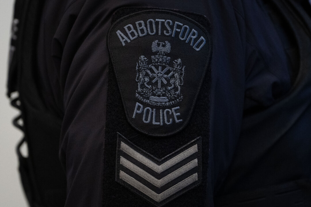 man-arrested-for-driving-rv-onto-airport-runway-in-bc:-police