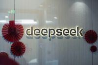 deepseek-pauses-fundraising-after-founder’s-remarks-leaked