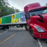 southern-ontario-driver-charged-after-rig-gets-stuck-on-‘no-heavy-truck’-road