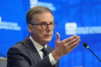 bank-of-canada’s-macklem-defends-use-of-replacement-workers-during-strike