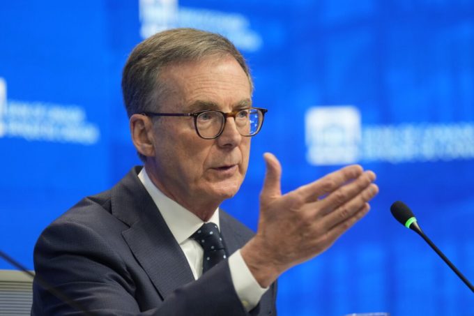 bank-of-canada’s-macklem-defends-use-of-replacement-workers-during-strike