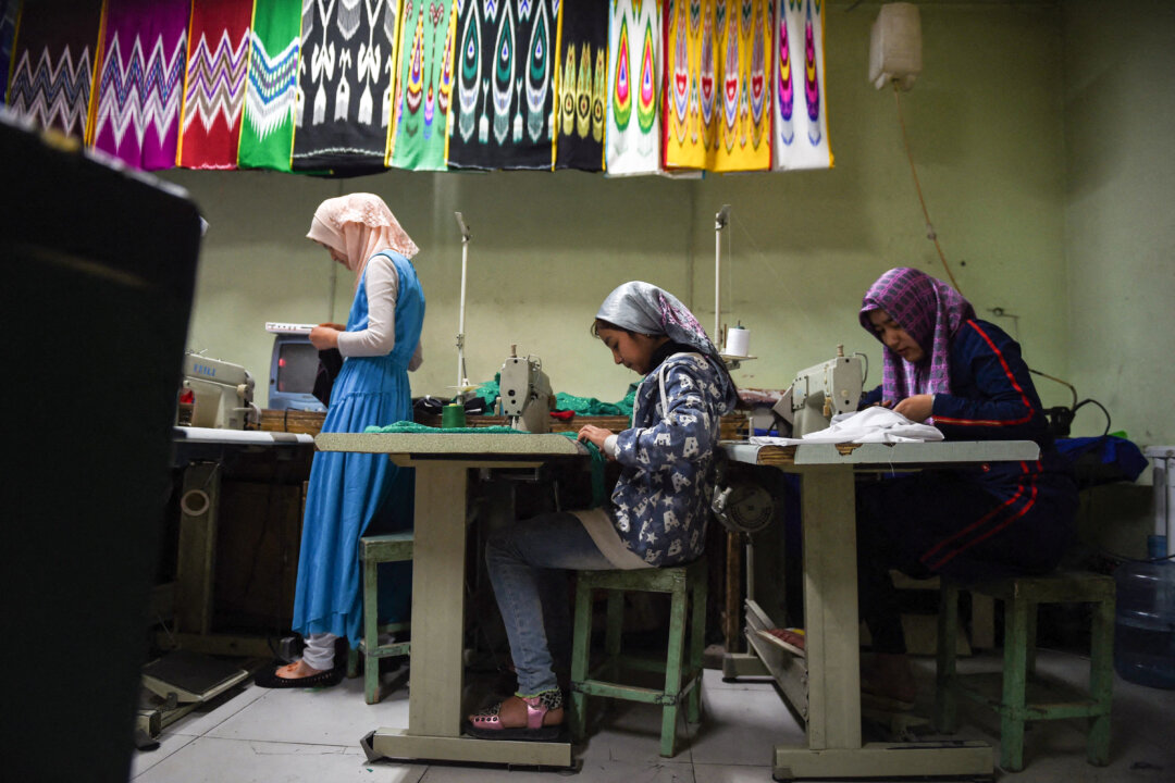 us-bans-imports-from-43-chinese-firms-over-forced-labor-charge
