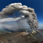 week-in-photos:-mount-etna-eruption,-mass-border-crossing,-and-presidential-inauguration
