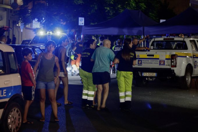 magnitude-4.7-quake-strikes-near-italy’s-naples,-causing-outages-and-damage