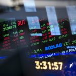 how-professionals-trade:-protecting-capital-before-chasing-returns