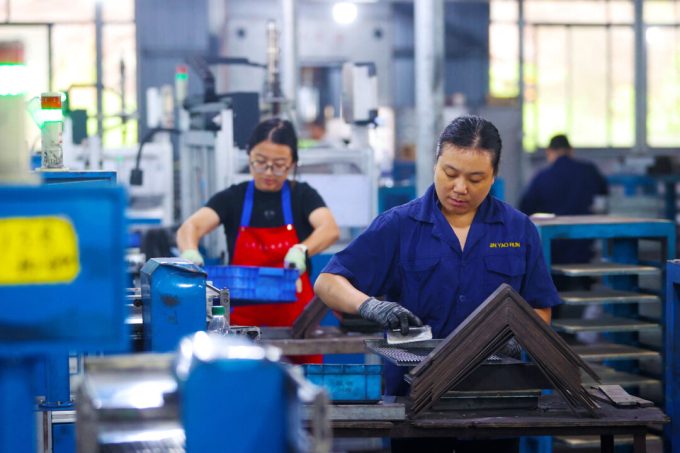 china’s-business-activity-contracts-as-orders,-jobs,-and-consumer-demand-weaken
