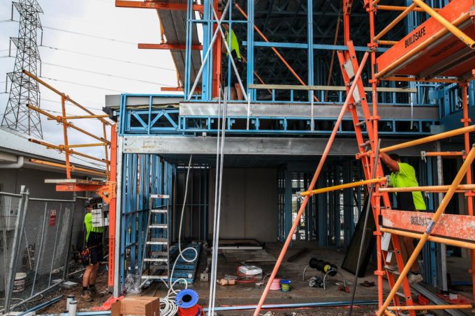 migrant-tradies-a-net-benefit-to-housing,-say-builders