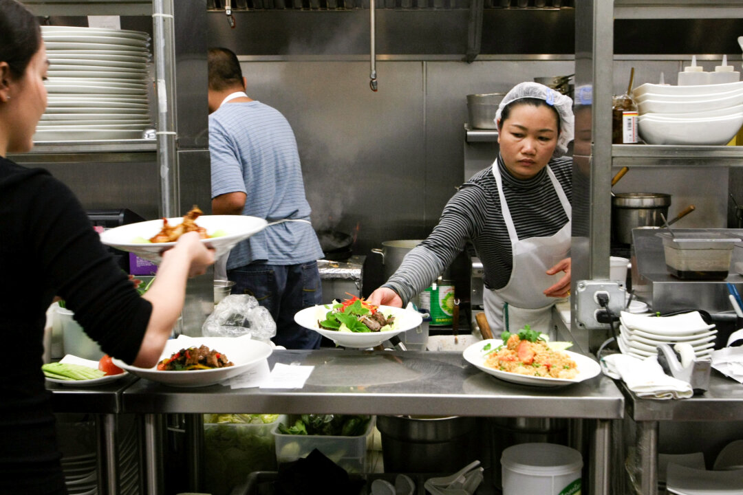 california-to-raise-minimum-wage-to-$17.40-in-2027