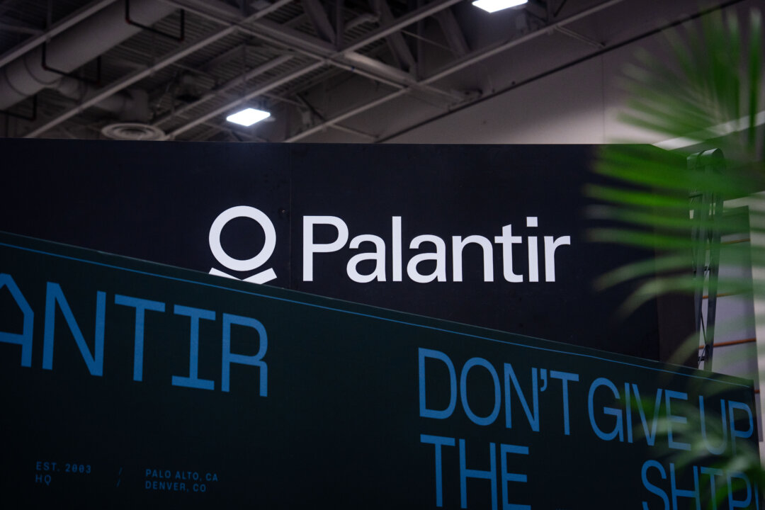 palantir’s-us-commercial-revenue-jumps-149-percent-in-record-quarter