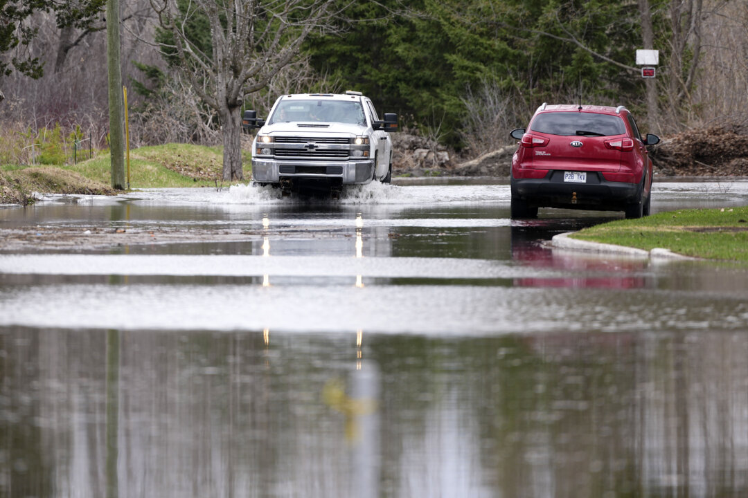 town-in-quebec’s-laurentians-declares-state-of-emergency-after-heavy-rainfall
