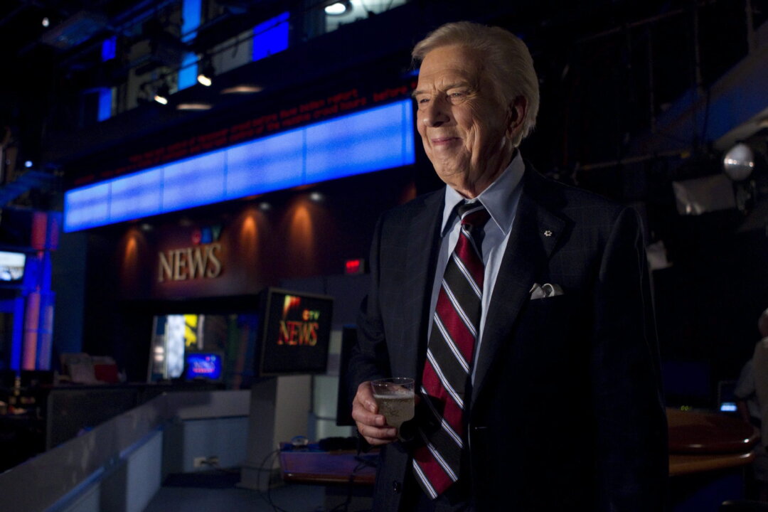 lloyd-robertson,-one-of-canada’s-most-recognizable-news-anchors,-dies-at-92