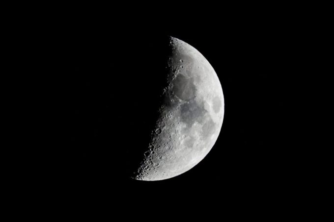 spacex-rocket-crashes-into-the-moon
