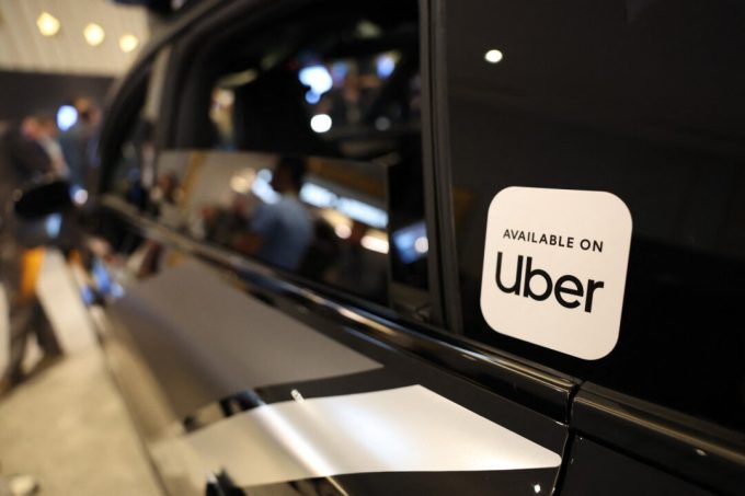 uber-steps-up-robotaxi-race-with-$10-billion-investment