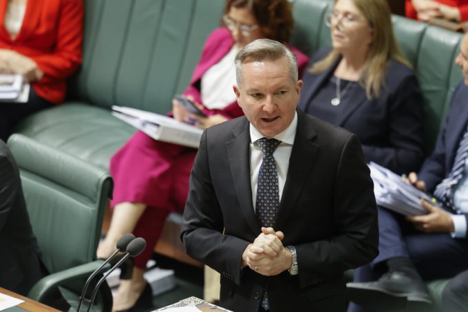 labor-to-push-ahead-with-data-centre-rules-despite-state-opposition