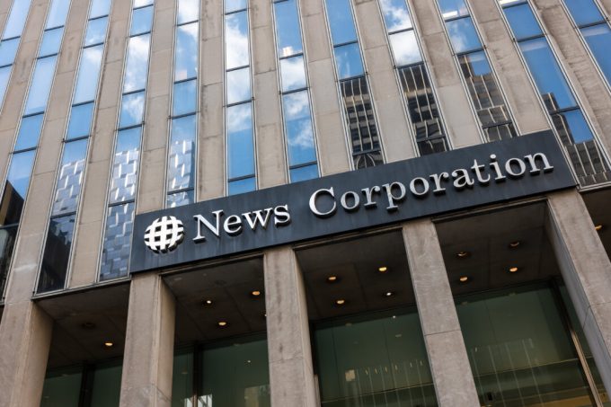 news-corp-ceo-vows-to-pursue-ai-‘pilferers’-amid-subscriber-growth-plateau