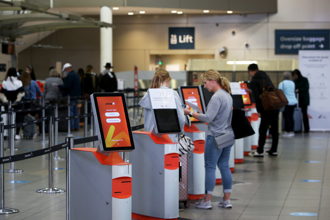 budget-airline-jetstar-to-scrap-7-kilogram-carry-on-weight-limit-from-2027