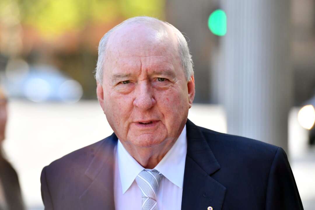 alan-jones-accuser-defends-conflicting-police-and-court-evidence