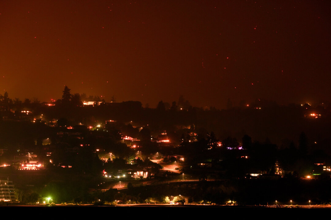 ‘it-was-a-warzone:’-survivors-describe-evacuating-bc-wildfires