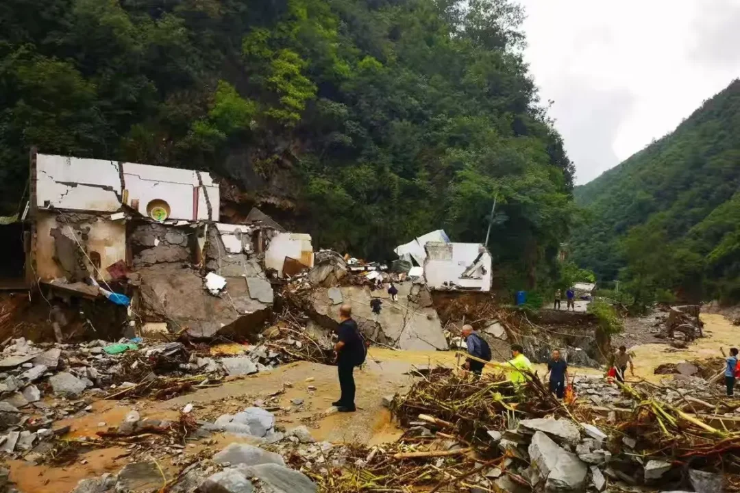 floods,-landslides-leave-homes-destroyed-and-villagers-missing-in-china’s-shaanxi-province