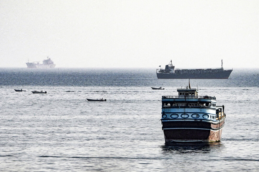 iran-again-refuses-to-reopen-strait-of-hormuz-unless-us-meets-demands