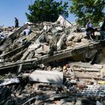 replay:-footage-shows-street-scenes-after-quake-hits-colombia