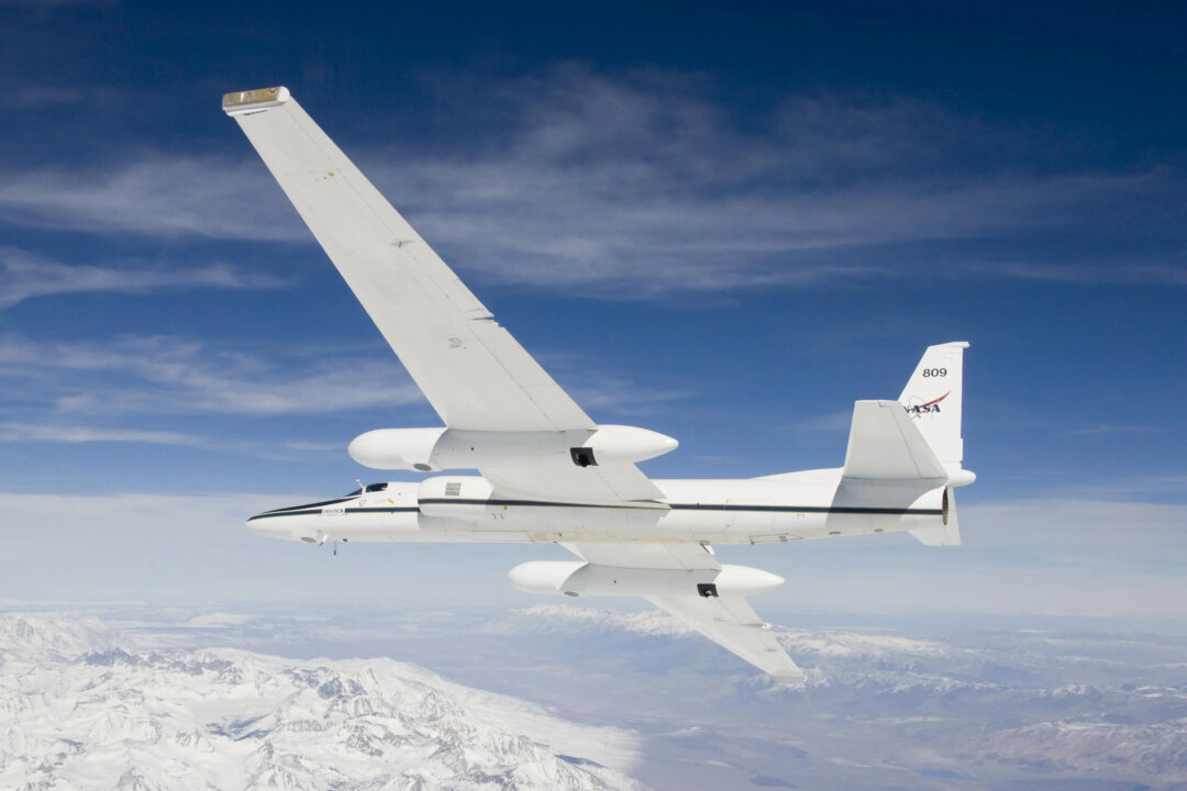nasa-aircraft-flies-high-over-bc-wildfires-to-study-pyrocumulonimbus-clouds