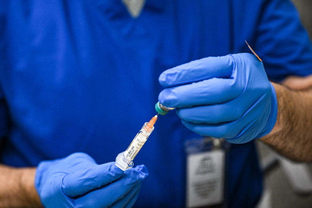 who-defends-childhood-vaccination-schedules-after-trump-order
