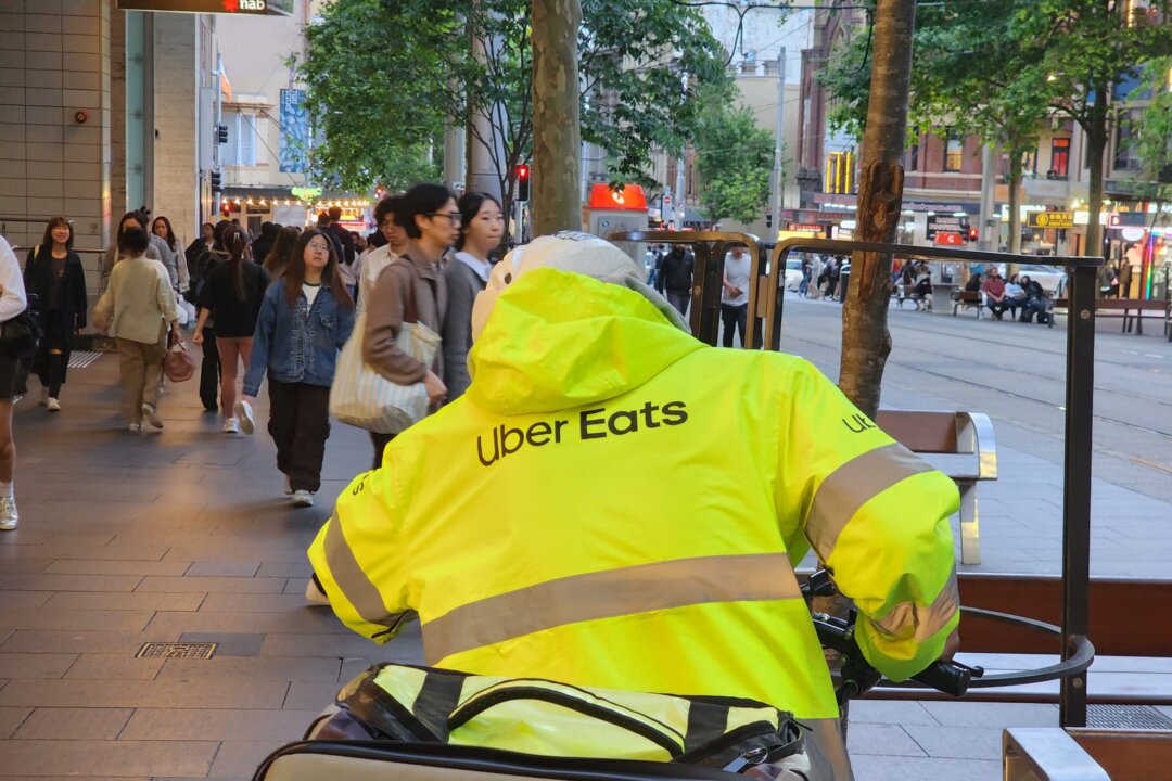 australia’s-fair-work-mandates-$31-minimum-wage-for-uber-eats,-doordash-workers