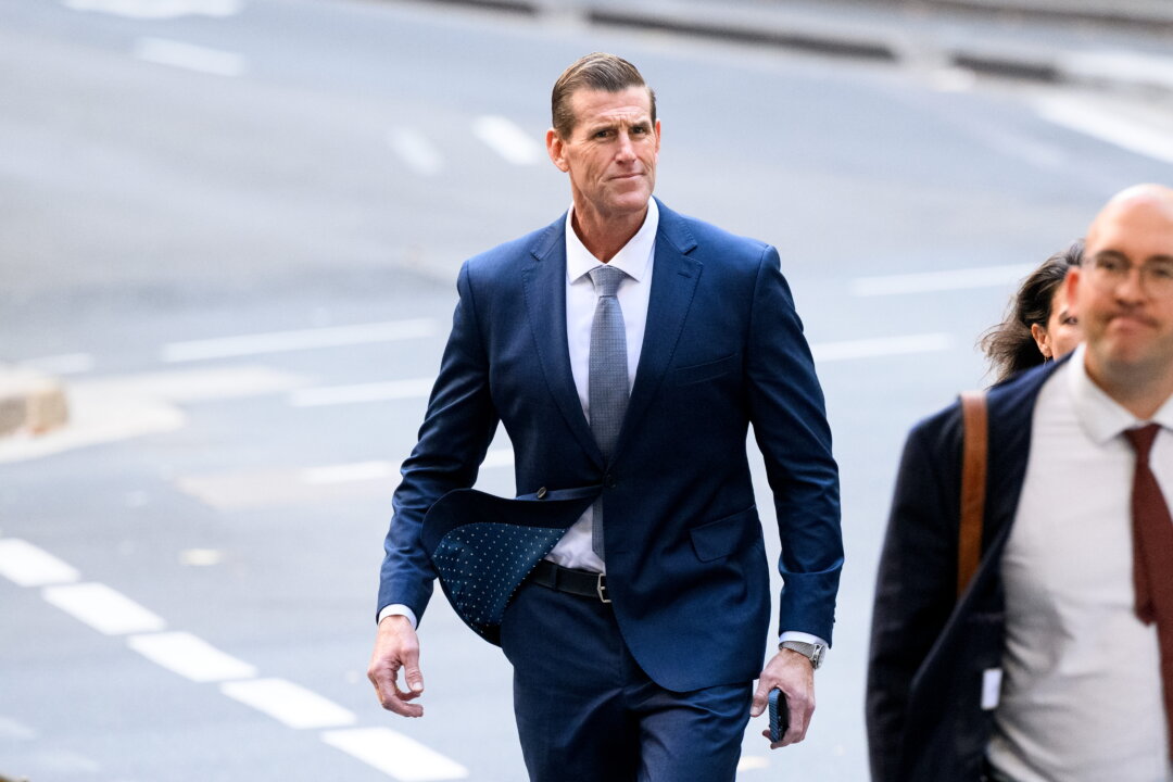 labor-rejects-link-between-roberts-smith-case-and-new-rules-for-top-prosecutor