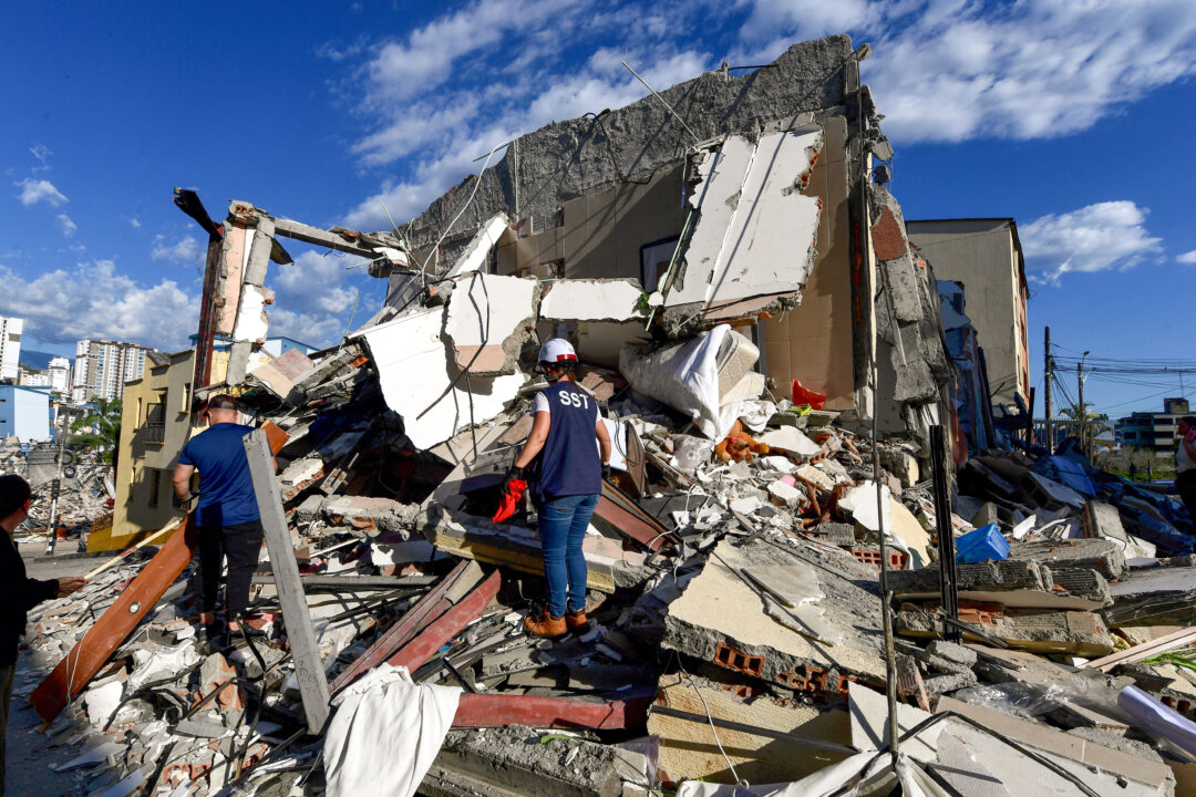 live-now:-rescuers-search-for-survivors-after-colombia-quake