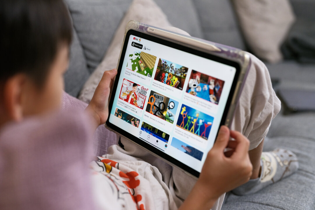 digital-rights-group-says-social-media-ban-not-working,-call-for-algorithm-to-be-exposed