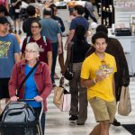 us-consumer-sentiment-sinks-in-august-after-2-month-rebound:-umich