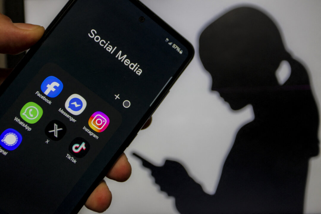top-french-court-blocks-macron-backed-social-media-ban-for-under-15s