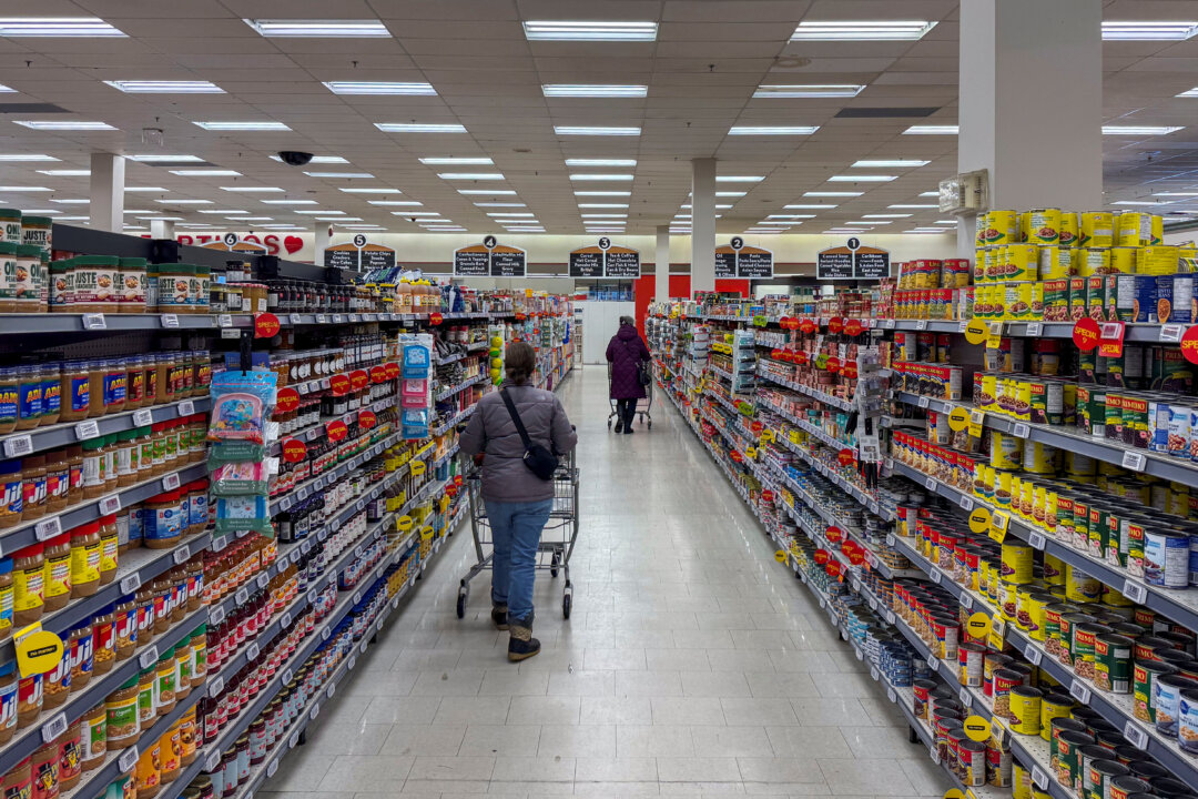 canadian-families-spent-more-on-taxes-than-basic-needs-in-2025,-study-finds