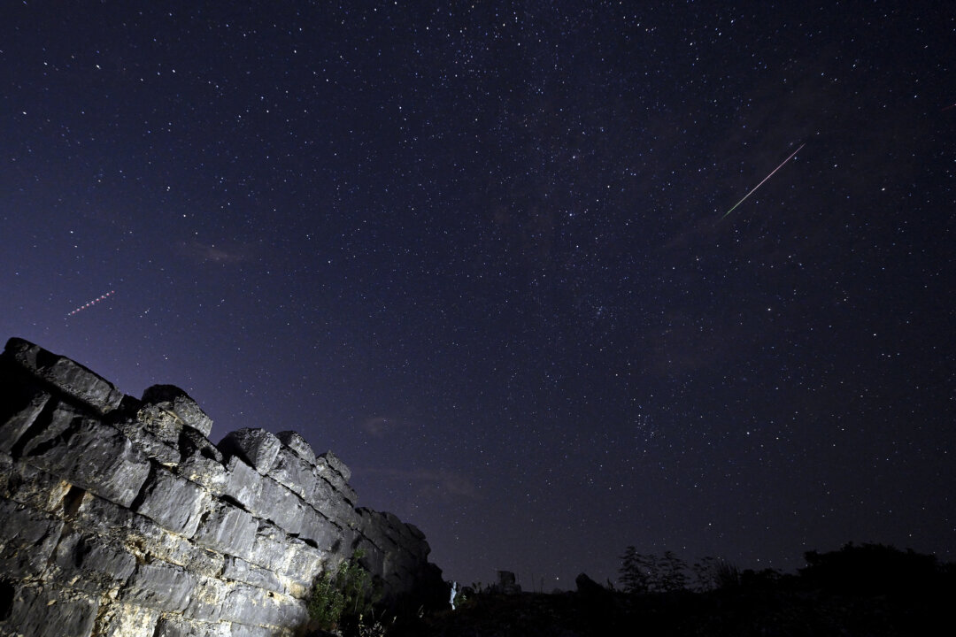 week-in-photos:-the-perseids,-solar-eclipse,-and-snow-in-africa