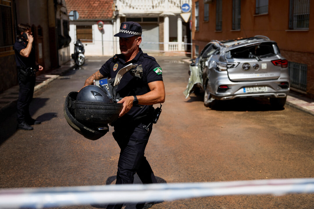 earthquake-hits-spanish-city-of-granada,-buildings-and-cars-damaged